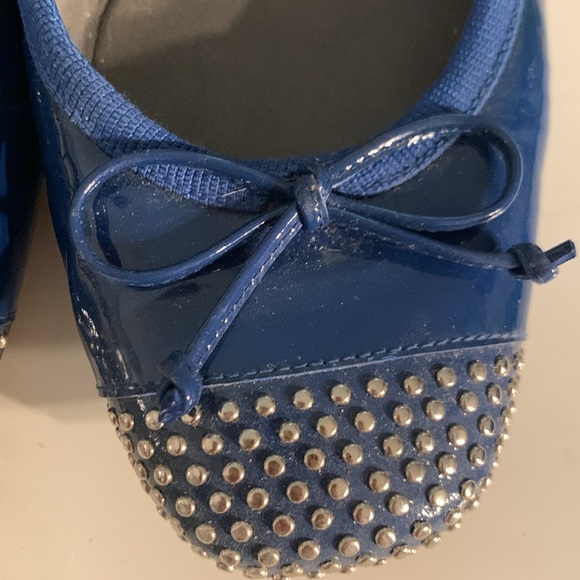 Stuart Weitzman patent leather blue flats w/studs. Preowned-see pics.  Size 9.5 - Picture 3 of 9